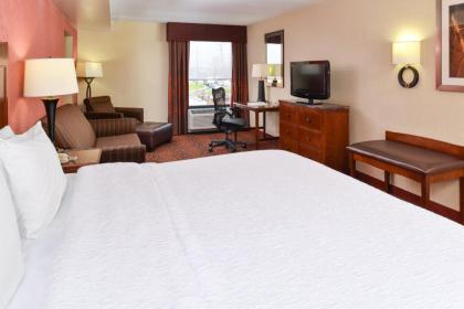 Hampton Inn College Park - image 17