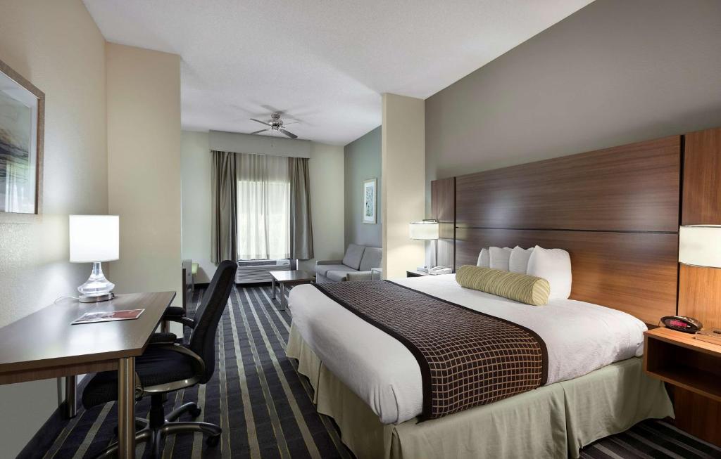 Best Western Plus Hotel & Suites Airport South - image 5