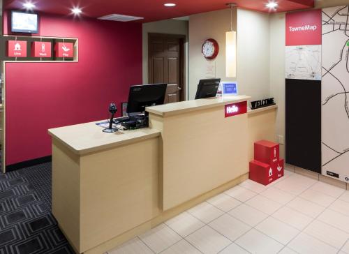 TownePlace Suites by Marriott College Station - image 3