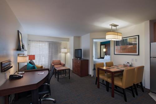 Residence Inn Bryan College Station - image 5