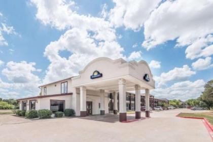 Days Inn by Wyndham Bryan College Station - image 3