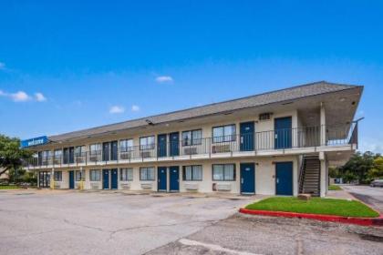 Motel 6-College Station TX - Bryan - image 4