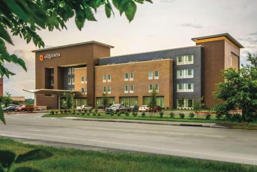 La Quinta by Wyndham College Station South - main image