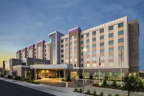 Embassy Suites By Hilton College Station - main image