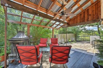 College Station Lodge with Hot Tub and Prvt Courtyard! - image 1