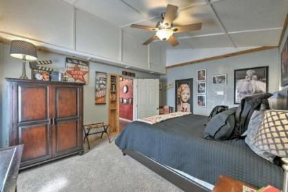 College Station Lodge with Hot Tub and Prvt Courtyard! - image 2