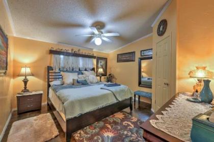 College Station Lodge with Hot Tub and Prvt Courtyard! - image 3