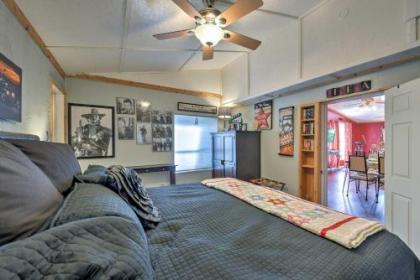 College Station Lodge with Hot Tub and Prvt Courtyard! - image 5