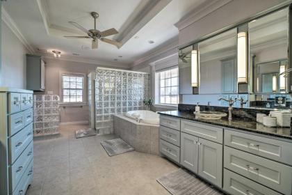 Luxurious Aggieland Retreat - 14 Mi to AandM! - image 12