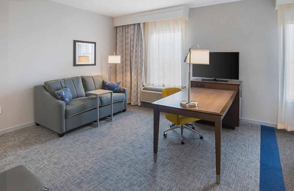 Hampton Inn & Suites Colleyville DFW Airport West - image 7