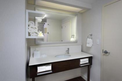 Hampton Inn Martinsville - image 7