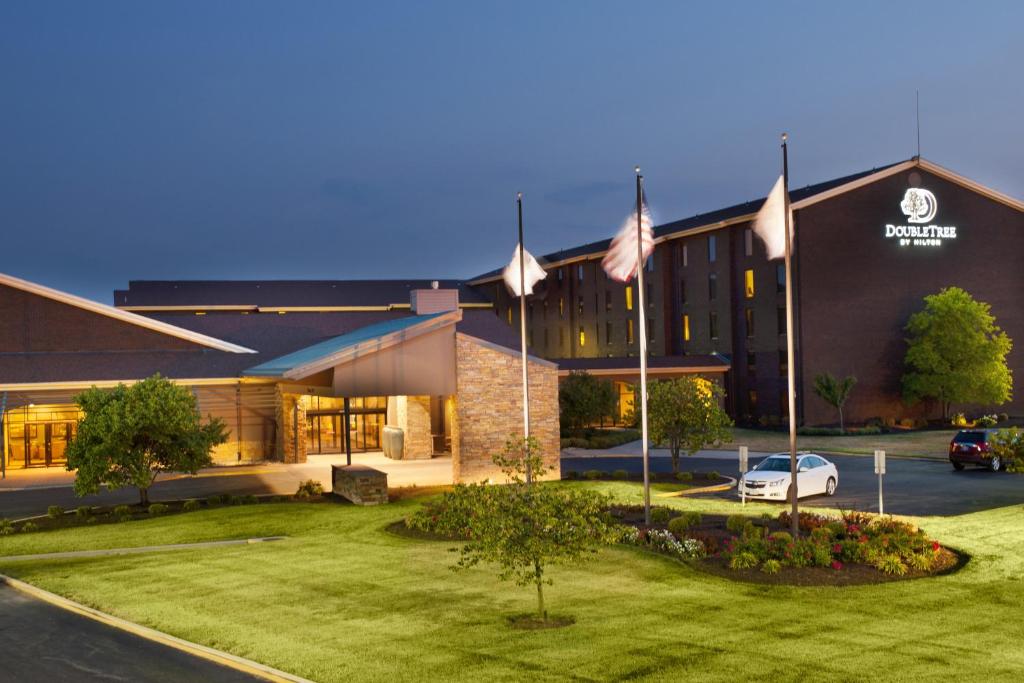 DoubleTree by Hilton Collinsville/St.Louis - main image