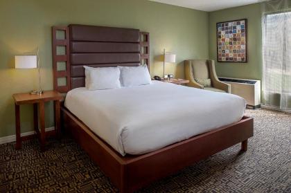 DoubleTree by Hilton Collinsville/St.Louis - image 9