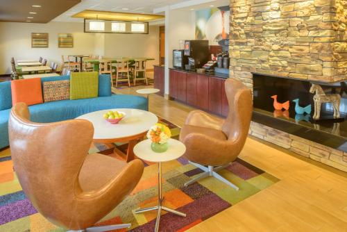 Fairfield Inn Saint Louis Collinsville - image 3