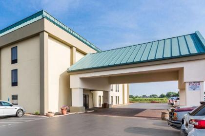 Comfort Inn Collinsville - image 8