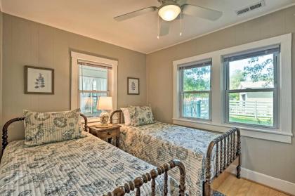 The Blue Crab Cottage - 3 Blocks From The Beach! - image 15