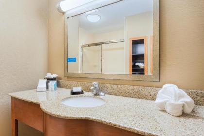 Hampton Inn Petersburg - Southpark Mall - image 16