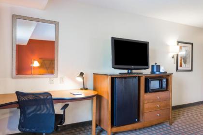 Hampton Inn Petersburg - Southpark Mall - image 19