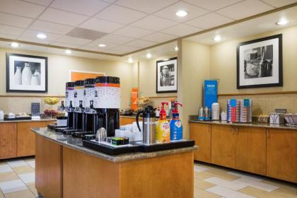 Hampton Inn Petersburg - Southpark Mall - image 5