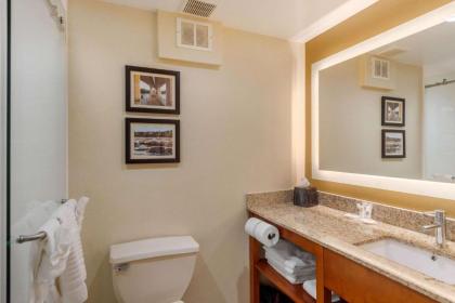 Comfort Suites Southpark - image 11