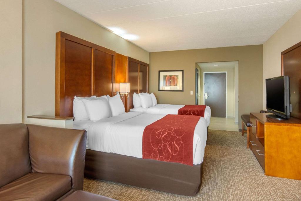 Comfort Suites Southpark - image 6