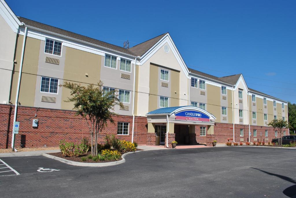 Candlewood Suites Colonial Heights - Fort Lee an IHG Hotel - image 3