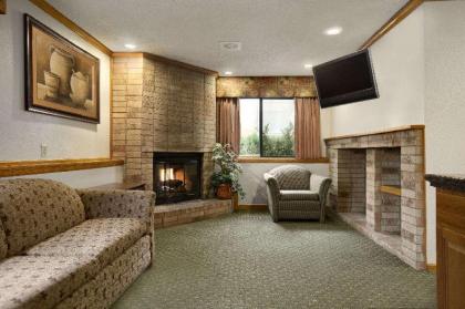 Rodeway Inn - image 5