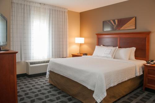 TownePlace Suites by Marriott Colorado Springs South - image 2