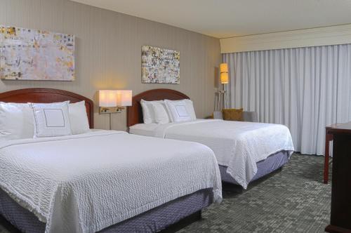 Courtyard by Marriott Colorado Springs South - image 2