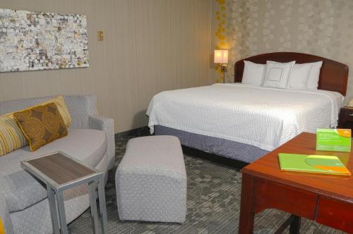 Courtyard by Marriott Colorado Springs South - image 3