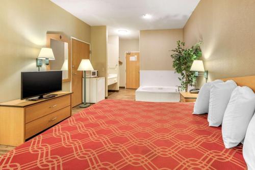 Econo Lodge Airport/Colorado Springs - image 4