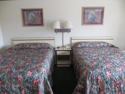 TravelStar Inn & Suites - image 2