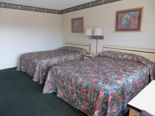 TravelStar Inn & Suites - image 3