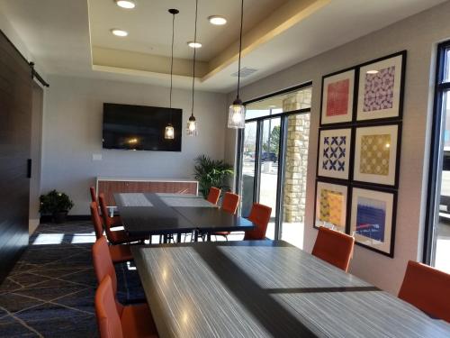 Holiday Inn Express & Suites - Colorado Springs AFA Northgate an IHG Hotel - main image