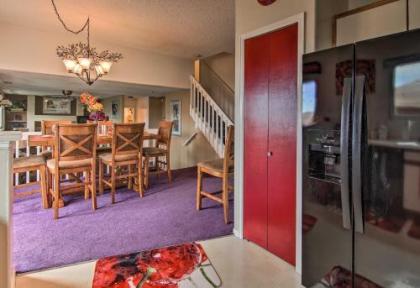 Colo Springs Home 5 Mins to Cheyenne Mtn and DT! - image 4