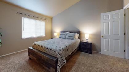 3879 Josephine by Vacation Rentals for You - image 7