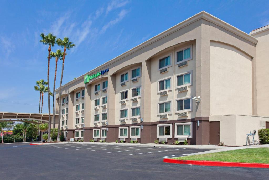 Holiday Inn Express Colton an IHG Hotel - main image