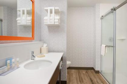 Hampton Inn St. Louis-Columbia - image 15