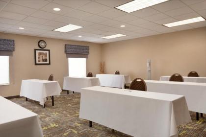 Hampton Inn St. Louis-Columbia - image 18