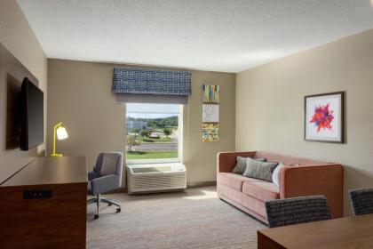 Hampton Inn St. Louis-Columbia - image 20