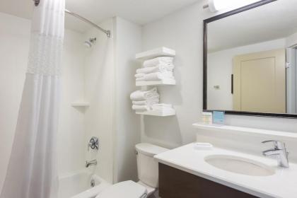 Hampton Inn Columbia - image 7