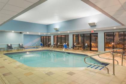 Hampton Inn Columbia - image 8