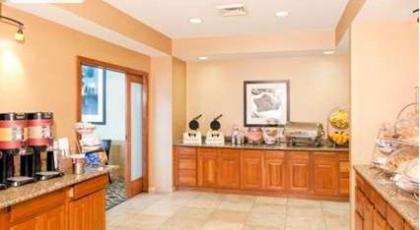 Hampton Inn & Suites Columbia at the University of Missouri - image 14