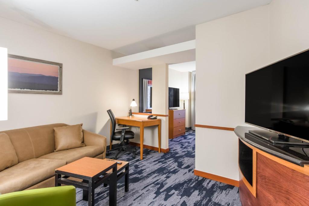 Fairfield Inn & Suites Columbia - image 7