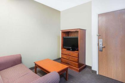 Ramada by Wyndham Columbia - image 13