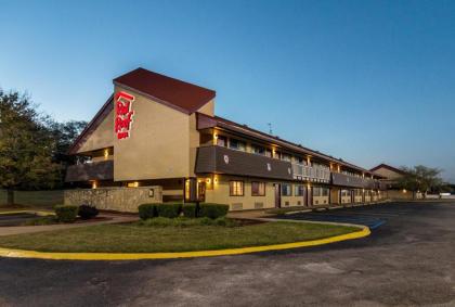 Red Roof Inn Columbia MO - image 15