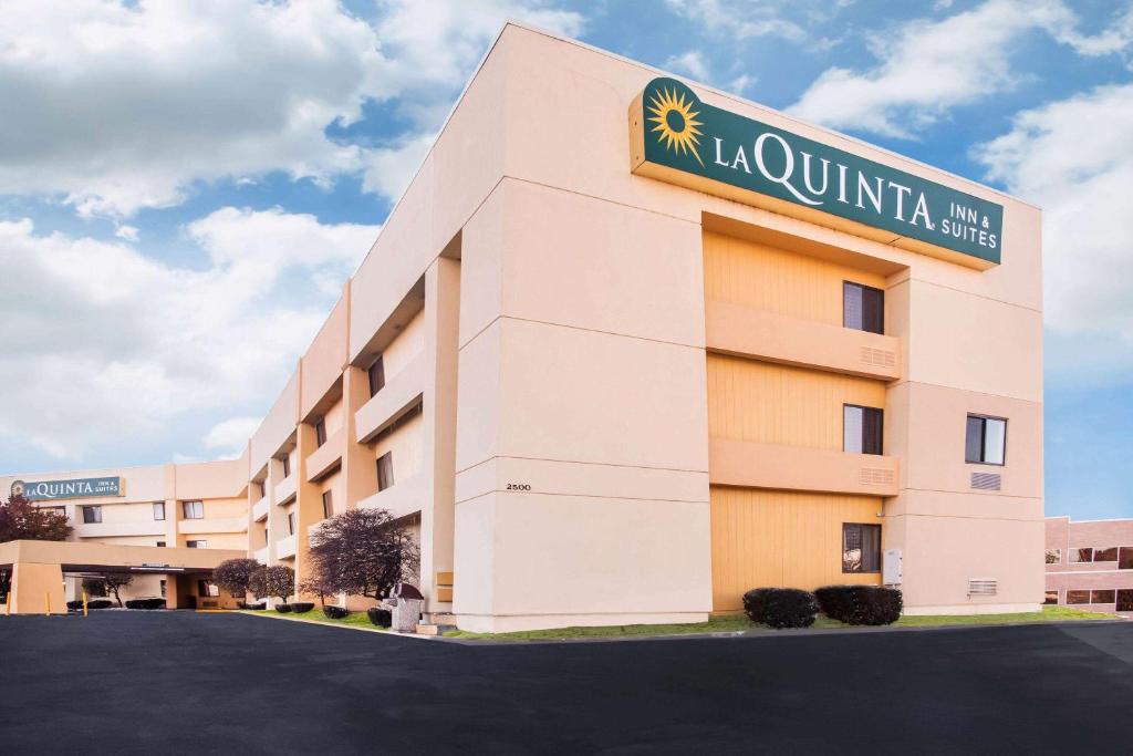 La Quinta by Wyndham Columbia - main image