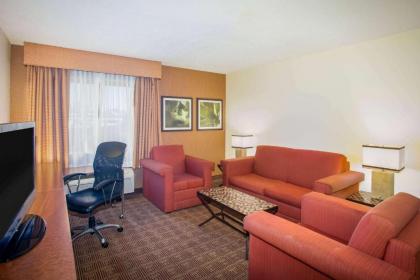 La Quinta by Wyndham Columbia - image 10