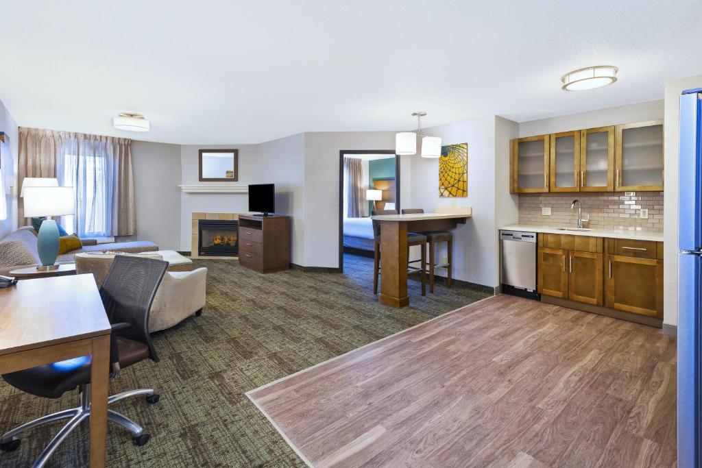 Staybridge Suites Columbia-Highway 63 & I-70 an IHG Hotel - image 7