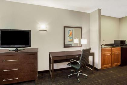 Wingate by Wyndham Columbia - image 10